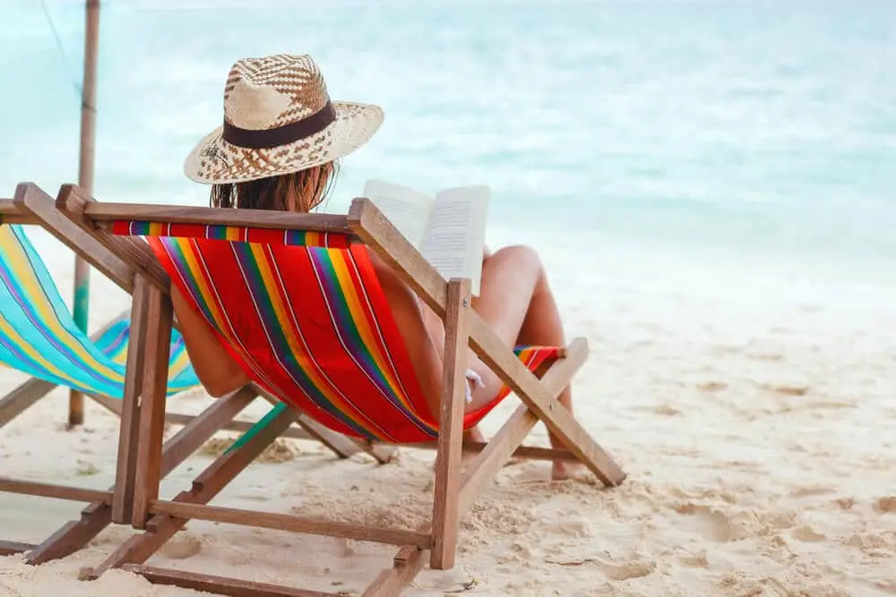 Conheça 5 dicas de leitura sensacionais para ler na praia - Pousada dos  Sonhos: de Frente para o Mar de Jurerê em Florianópolis