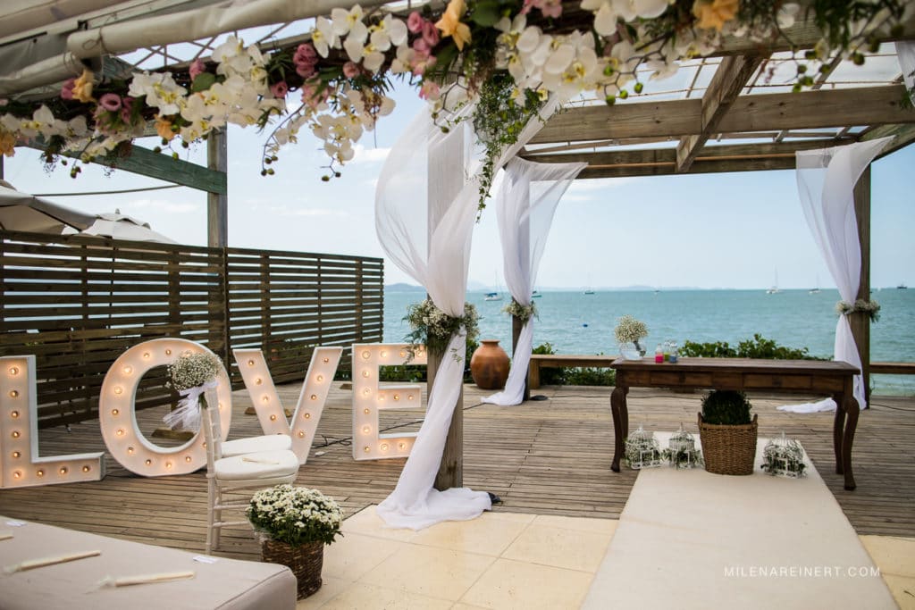 Casamento na praia: 8 dicas para um casamento à beira mar