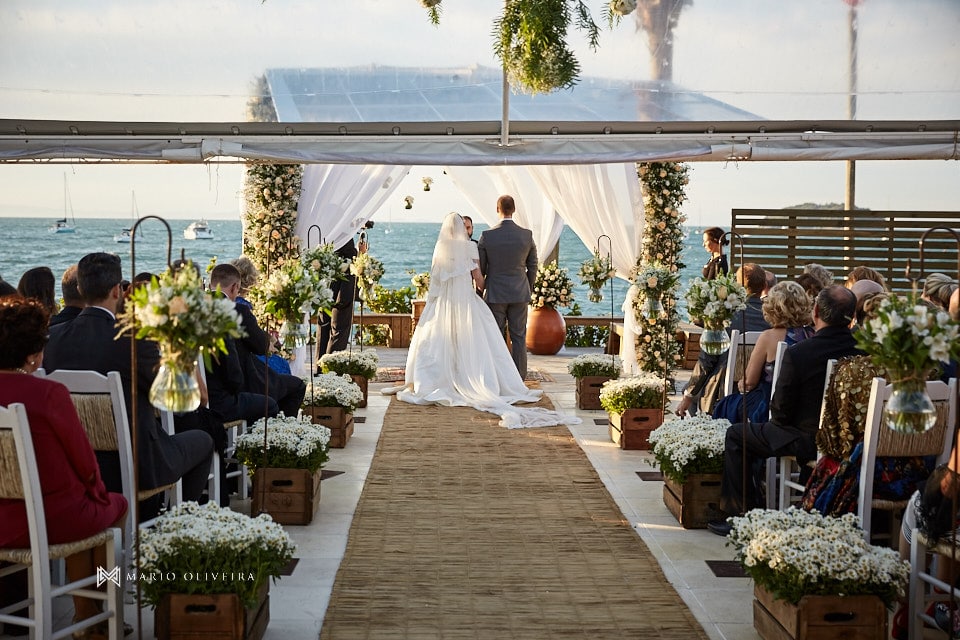 imagem de espaço para casamento na praia de jurerê em florianopolis