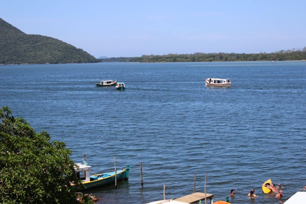 imagem-passeio-barco-costa-da-lagoa-florianopolis