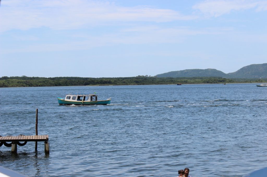 imagem-passeio-de-barco-costa-da-lagoa-florianopolis