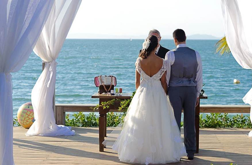 imagem de casamento elopement wedding na praia
