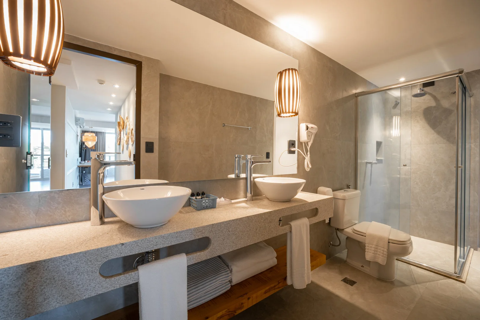 Imagem do banheiro completo do Apartamento 1 Quarto Luxo da Pousada dos Sonhos