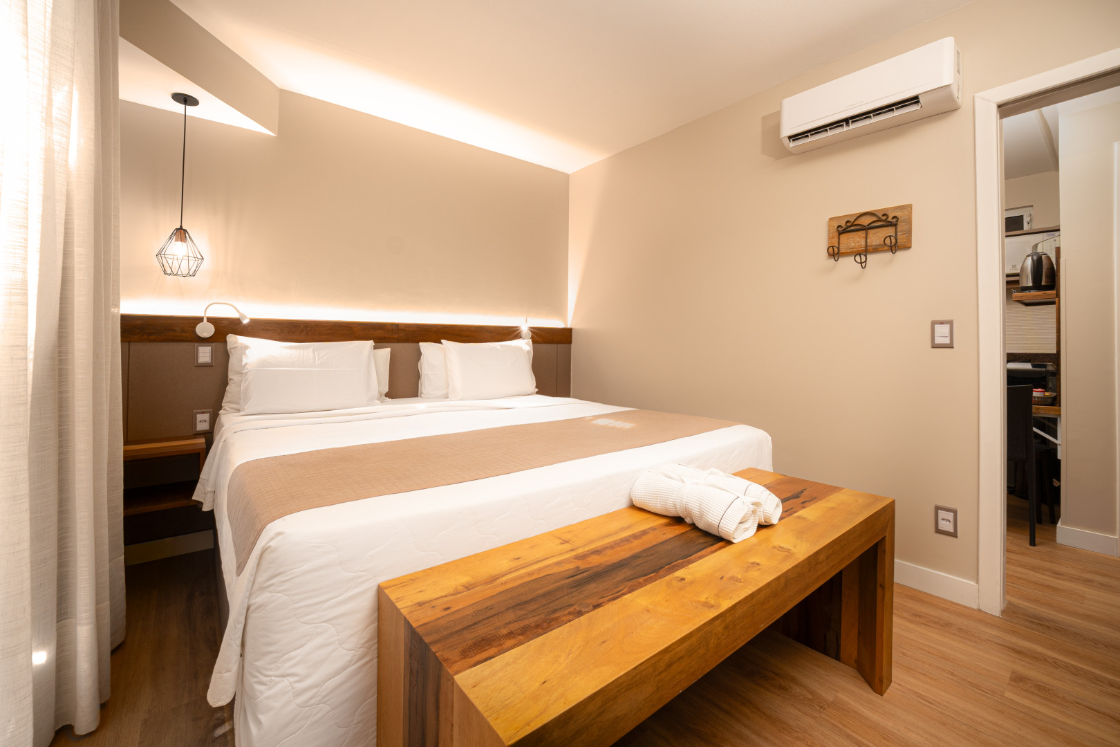 Imagem do quarto de casal Imagem do quarto de casal do Apartamento 1 Quarto Térreo com Hidro da Pousada dos Sonhos