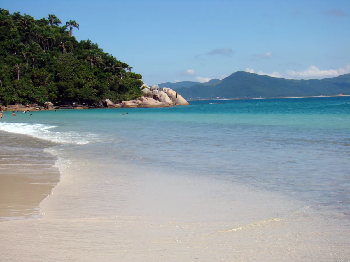 Ilha do Campeche com mar cristalino